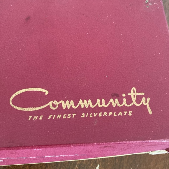 MCM Boxed Serving Set - Picture 5 of 5